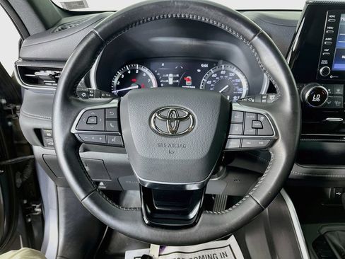 Used 2021 Toyota Highlander XSE AWD/4WD image 14