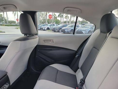 Used 2025 Toyota Corolla LE FWD image 14