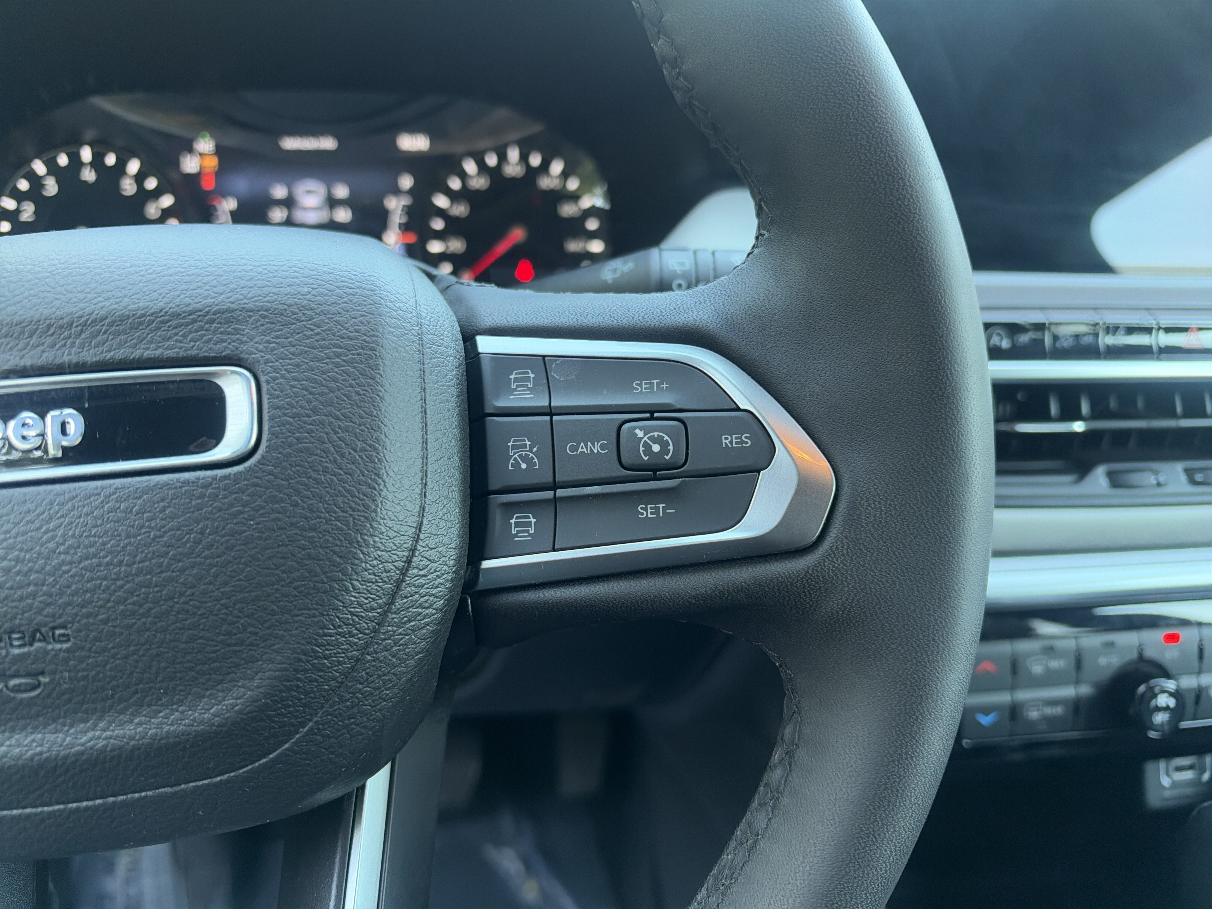 Used 2025 Jeep Compass Limited AWD/4WD image 19