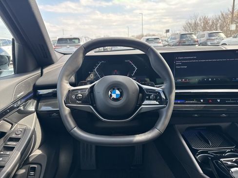 Used 2024 BMW 530i image 14
