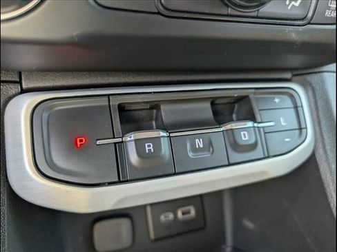 Used 2023 GMC Acadia SLE w/ Driver Convenience Package FWD image 13