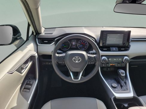 Used 2021 Toyota RAV4 XLE Premium AWD/4WD image 14