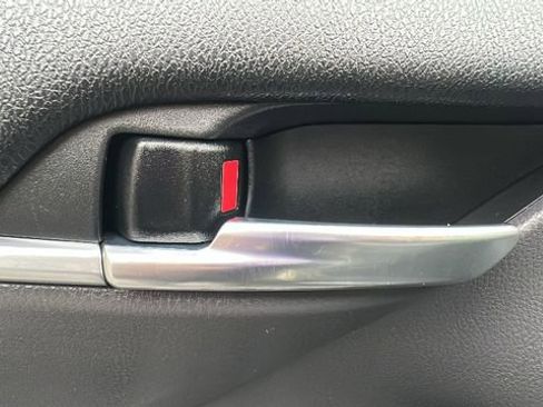 Used 2020 Toyota Camry SE w/ Carpet Mat Package FWD image 23