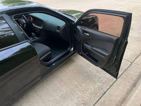 Used 2015 Dodge Charger SXT image 30