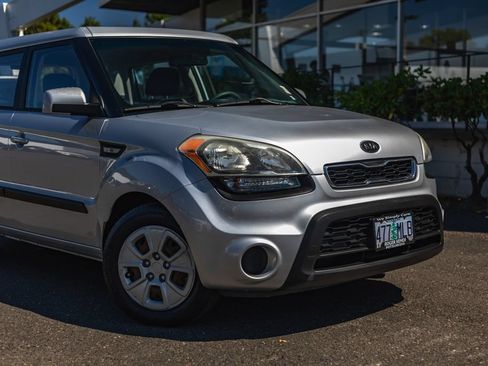 Used 2012 Kia Soul FWD image 3