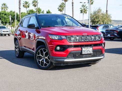 Used 2025 Jeep Compass Limited image 2