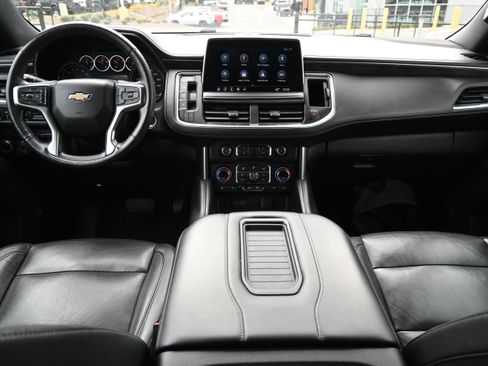 Used 2021 Chevrolet Tahoe LT w/ LT Signature Package image 3