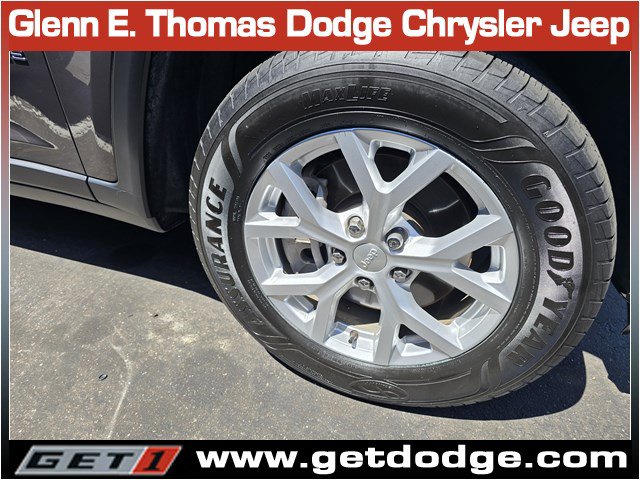 Used 2023 Jeep Grand Cherokee L Limited w/ Luxury Tech Group II AWD/4WD image 41