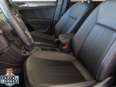 Used 2022 Volkswagen Tiguan SE R-Line image 13