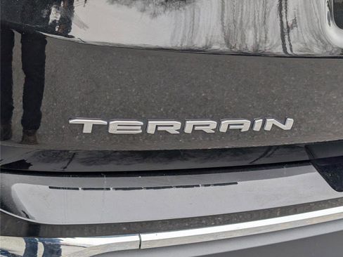 Used 2024 GMC Terrain SLT image 9