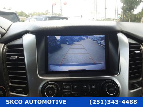 Used 2018 Chevrolet Suburban Premier image 17