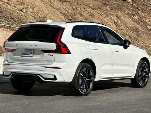 New 2026 Volvo XC60 T8 Plus w/ Climate Package AWD/4WD image 4