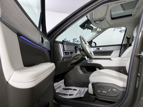 Used 2024 Hyundai Santa Fe Calligraphy image 12