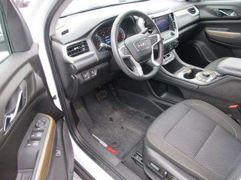 Used 2023 GMC Acadia SLE w/ Driver Convenience Package image 13