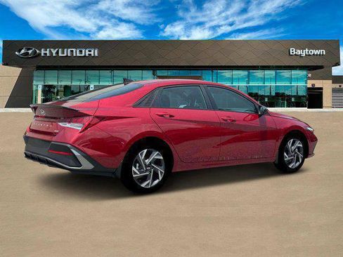 New 2025 Hyundai Elantra SEL image 9