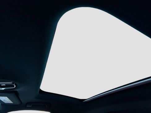 Used 2019 Porsche Panamera 4 image 23