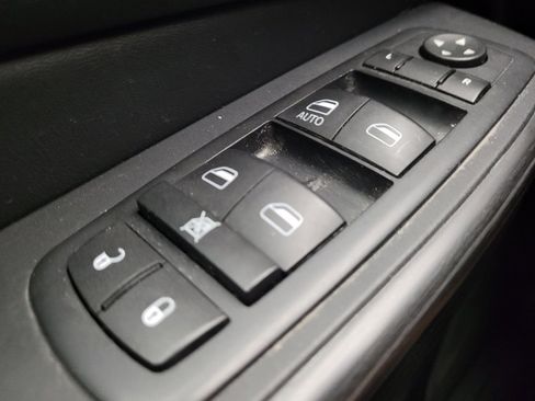 Used 2015 Jeep Cherokee Limited w/ Trailer Tow Group AWD/4WD image 27