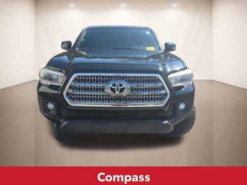 Used 2016 Toyota Tacoma TRD Off-Road w/ Premium & Technology Package image 12