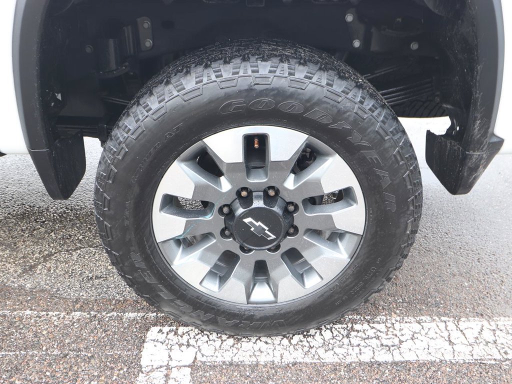 Used 2024 Chevrolet Silverado 2500 Custom w/ Custom Value Package AWD/4WD image 16