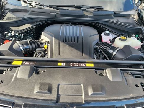 Used 2025 Land Rover Range Rover Long Wheelbase Autobiography image 30