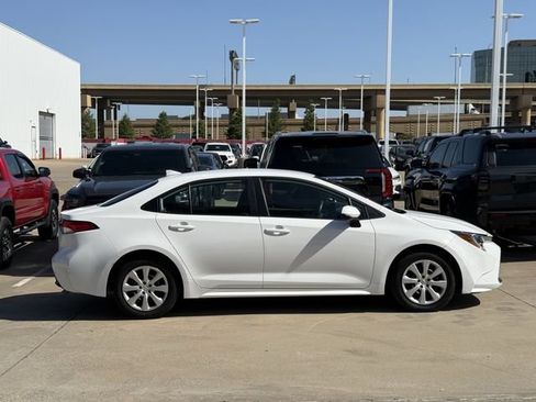 Used 2024 Toyota Corolla LE FWD image 3