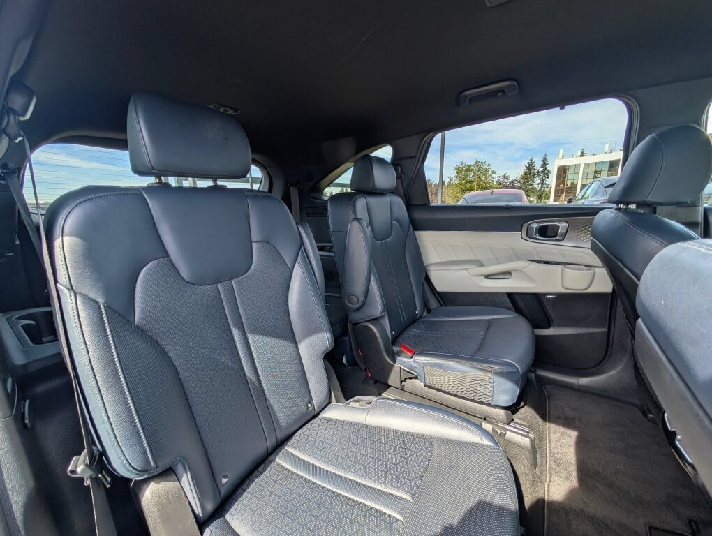 Used 2023 Kia Sorento SX Prestige AWD/4WD image 34