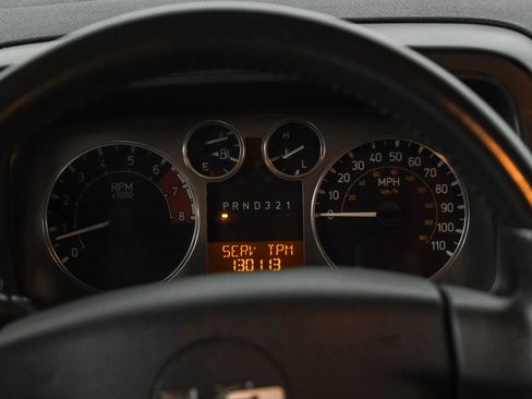 Used 2010 HUMMER H3 Luxury w/ Appearance Package image 17