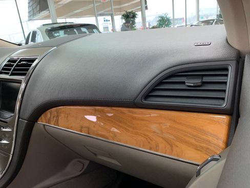 Used 2014 Lincoln MKX FWD w/ Equipment Group 102A image 21