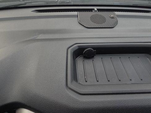 Used 2022 Toyota Tundra Limited w/ Power Package image 9