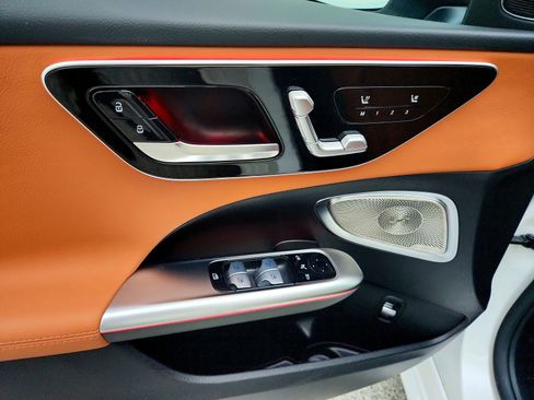 Used 2025 Mercedes-Benz C 300 Sedan image 24