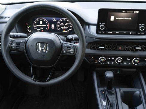 Used 2025 Honda Accord SE image 20