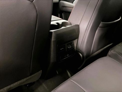 Used 2024 Chevrolet Colorado Z71 w/ Z71 Convenience Package 2 image 27