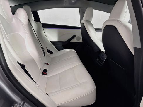 Used 2025 Tesla Model 3 Long Range RWD image 37