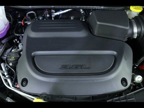 New 2026 Chrysler Pacifica Select AWD/4WD image 16