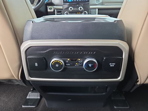 Used 2022 Ford Expedition XLT AWD/4WD image 13