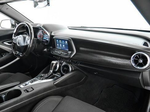 Used 2019 Chevrolet Camaro LT RWD image 10