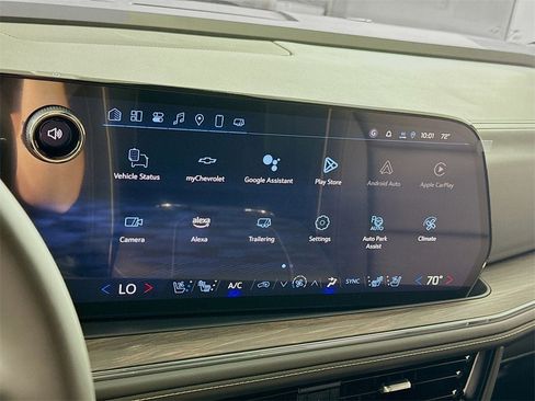 New 2025 Chevrolet Suburban Premier image 10