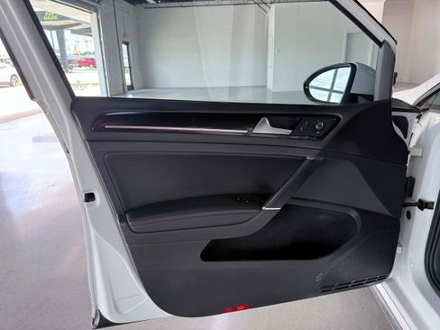 Used 2016 Volkswagen GTI Autobahn FWD image 8