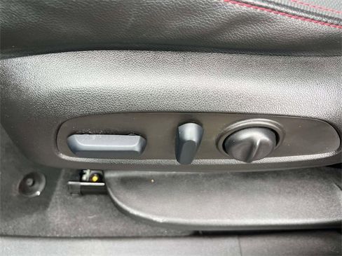 Used 2022 Chevrolet Equinox RS image 19