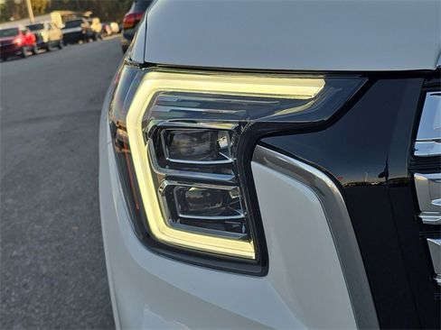 New 2026 GMC Terrain Denali w/ LPO, Floor Liner Package image 11