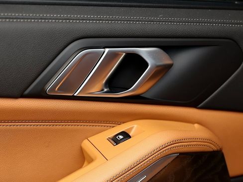 Used 2022 BMW X5 xDrive40i w/ M Sport Package image 23