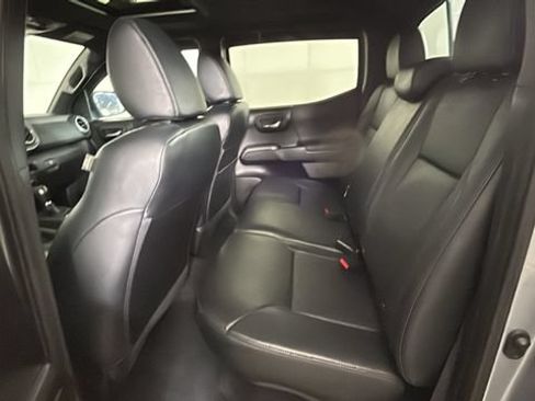 Used 2020 Toyota Tacoma TRD Sport w/ TRD Premium Sport Package AWD/4WD image 26