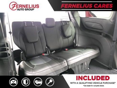 New 2026 Chrysler Pacifica Select image 21