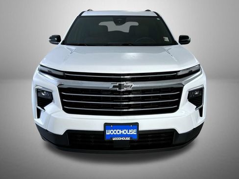 Certified 2025 Chevrolet Traverse LT AWD/4WD image 3