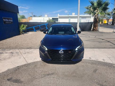Used 2023 Nissan Altima 2.0 SR FWD image 6