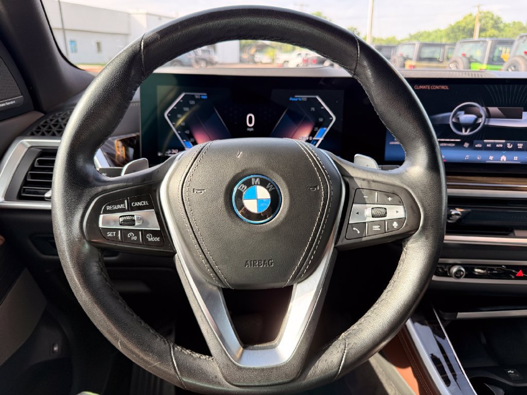 Used 2025 BMW X5 xDrive50e AWD/4WD image 33