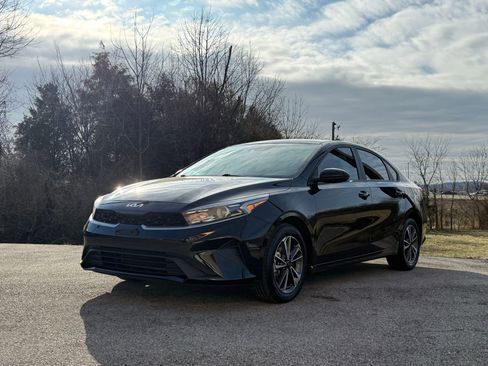 Used 2024 Kia Forte LXS image 7