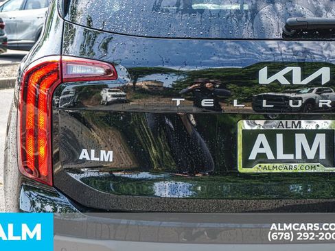 Used 2025 Kia Telluride S FWD image 13