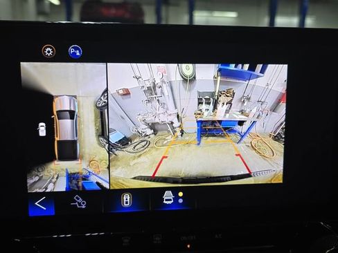 Used 2023 Chevrolet Colorado Trail Boss w/ Technology Package image 27