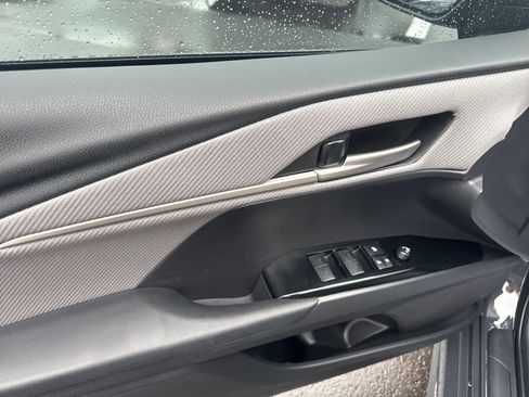 Used 2025 Toyota Camry SE image 6